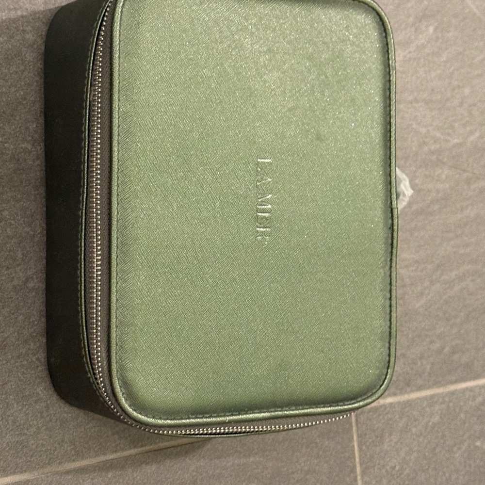 La Mer Olive Textured travel case